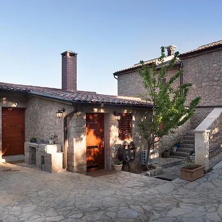 Stone House Magarac 塞利讷