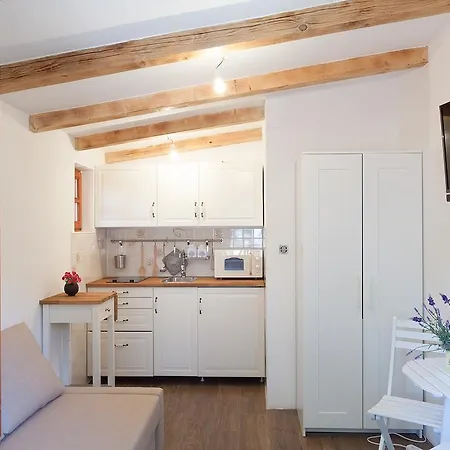 Stone House Magarac