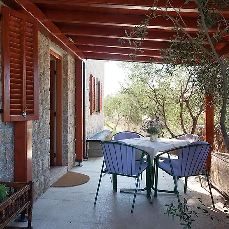 Stone House Magarac