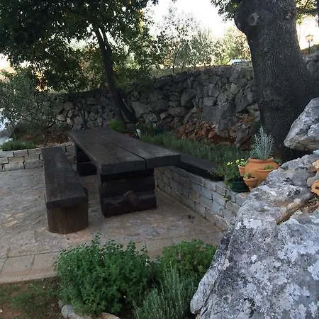 Stone House Magarac Seline